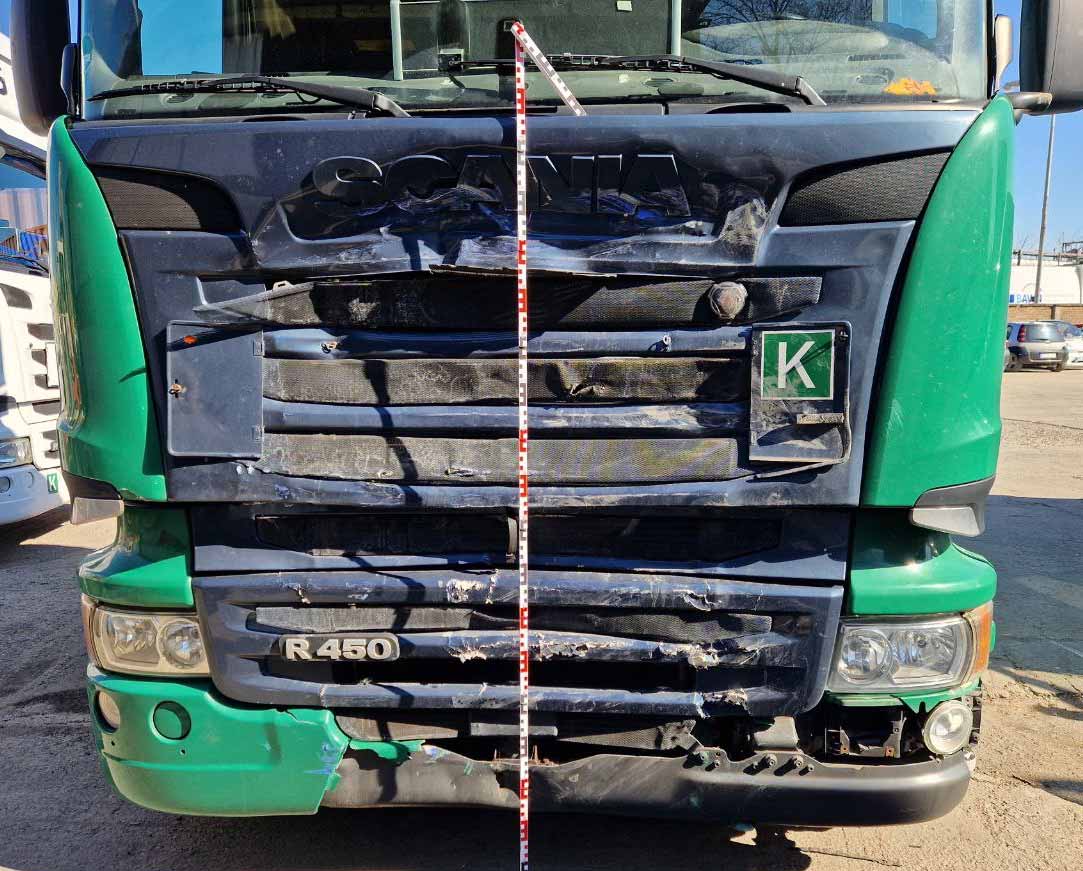 LKW bei professioneller Schadensbegutachtung